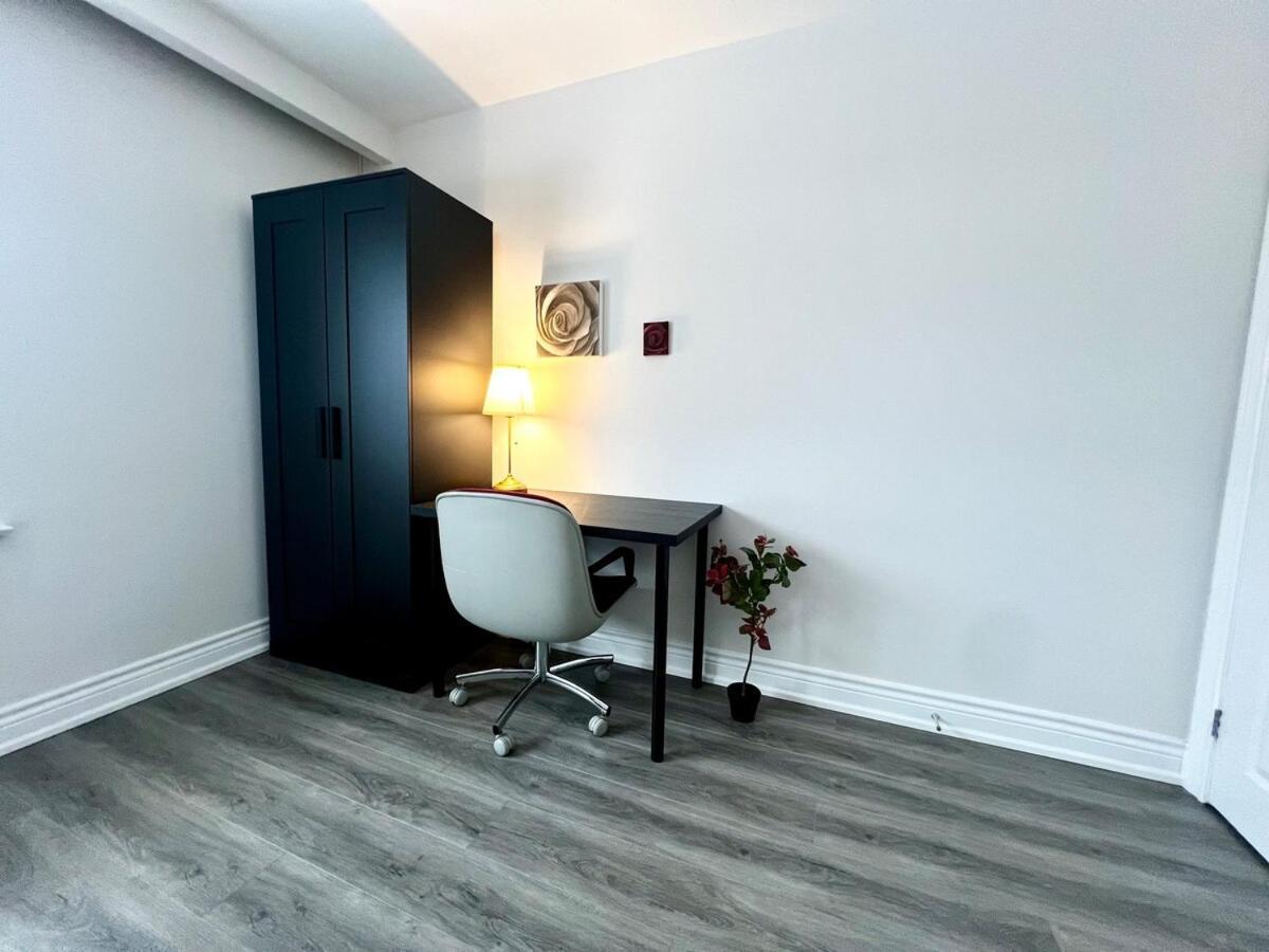 Spacious Private Upper Floor 4br 5 Beds 2 Bath & Kitchen
