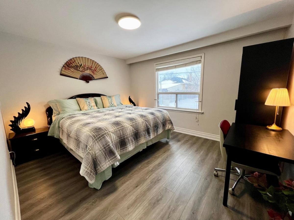 Spacious Private Upper Floor 4br 5 Beds 2 Bath & Kitchen Apartment